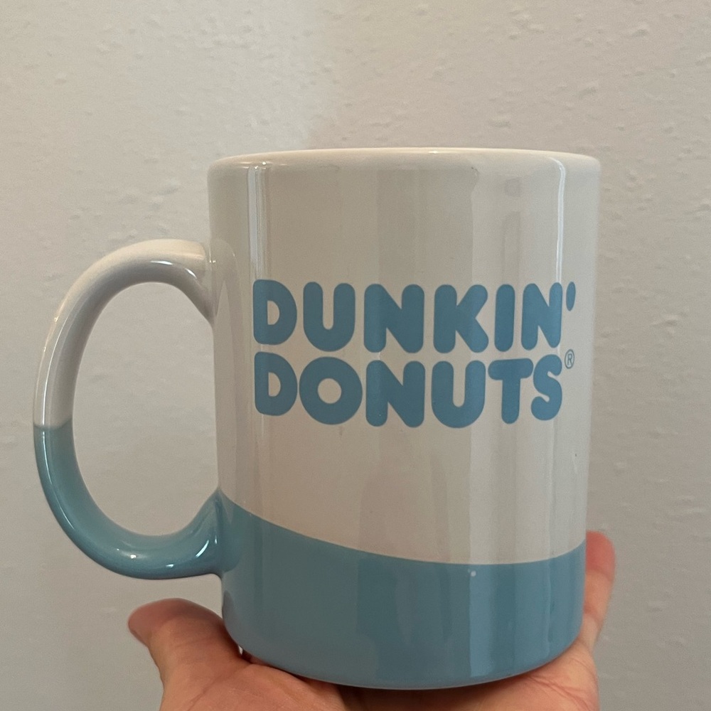 Dunkin’ Donuts 2017 mug